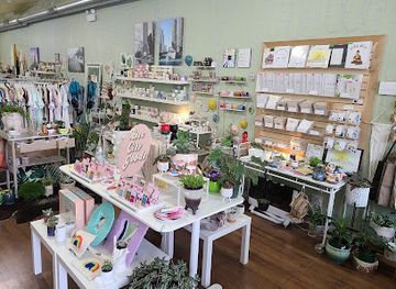 illinois/chicago/shop/raw-edge-lincoln-square-modern-artisan-boutique