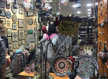 jordan/al-maghtas/shop/bazzar-aljamaani-orwa-mosaic-shop