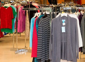 vermont/middlebury/shop/hope-resale-store