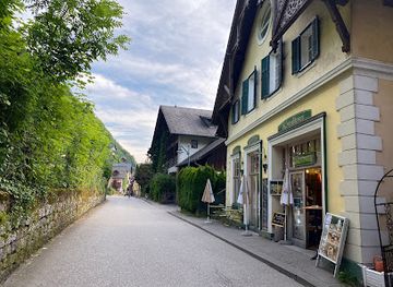 austria/hallstatt/shop/cafe-backerei-konditorei-maislinger