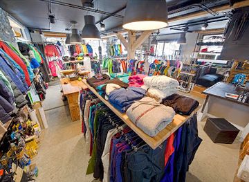 switzerland/gstaad/shop/pure-snowboard-shop