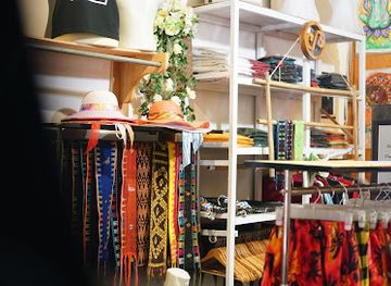 indonesia/east-nusa-tenggara/shop/chomabee-cewo-kaos