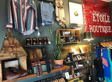 florida/orlando-theme-parks/shop/etoile-boutique