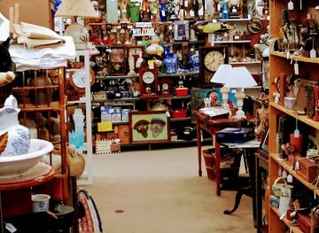 massachusetts/mohawk-trail/shop/whitney-hill-antiques