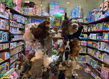 texas/new-braunfels/shop/you-quack-me-up-toy-and-gift