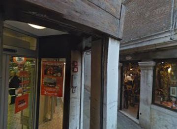 italy/venice/castello/shop/terre-sur-livre