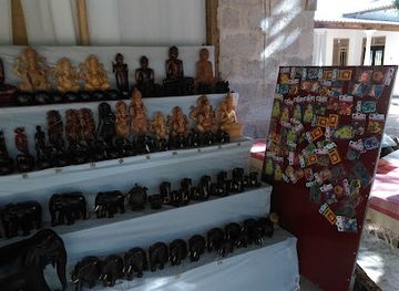 sri-lanka/sigiriya/shop/wood-carving-work-shop