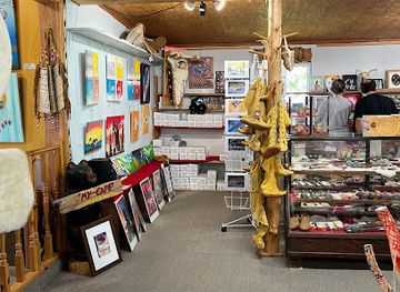 canada/lakeland-county/shop/ten-mile-point-trading-post