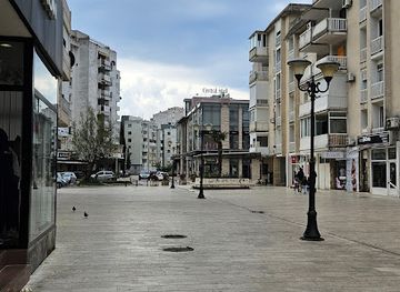 montenegro/bar-riviera/shop/central-mall