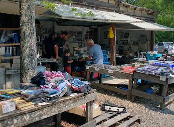 tennessee/cumberland-plateau/shop/crossville-flea-market-inc