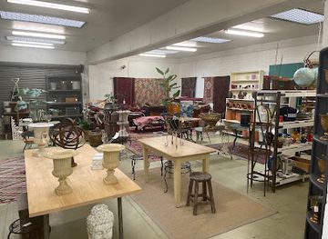 australia/mount-field-national-park/shop/ring-road-antique-centre