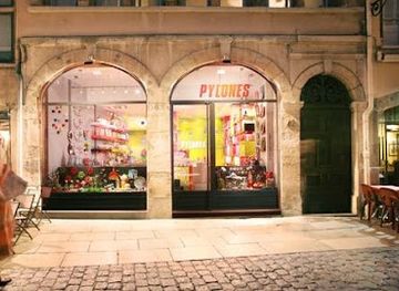 france/lyon/vieux-lyon/shop/pylones
