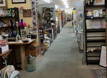 tennessee/johnson-city/shop/the-village-antique-home-decor-mall