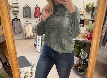 north-dakota/sheyenne-national-grassland/shop/the-rustic-hanger-boutique