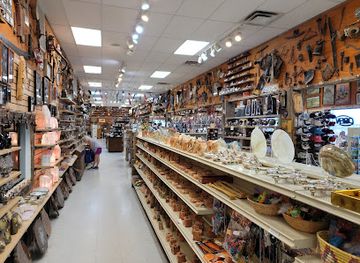 arizona/petrified-forest-national-park/shop/jim-gray-s-petrified-wood-co