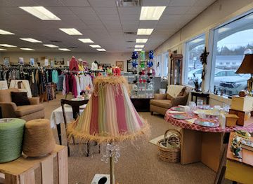 maine/androscoggin-county/shop/andwell-hospice-thrift-store