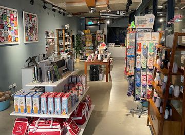 australia/canberra/braddon/shop/pom-pom-store