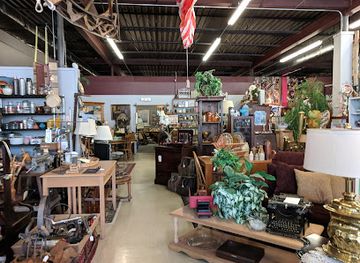 wisconsin/sturgeon-bay/shop/honeypicker-consignment-gallery