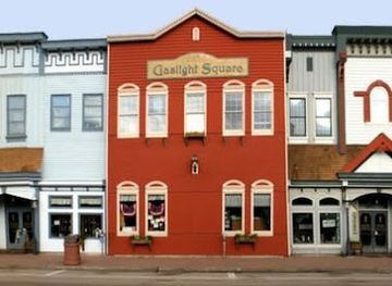 wisconsin/northwoods/shop/gaslight-square-shoppes