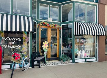 oklahoma/roman-nose-state-park/shop/petals-and-pearls