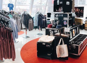 tennessee/nashville/music-row/shop/the-music-city-shop-at-bridgestone-arena