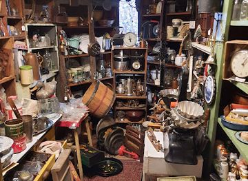 new-york/syracuse/shop/behind-the-iron-gates