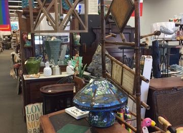 south-carolina/francis-marion-national-forest/shop/eclectic-finds-antiques-and-interiors