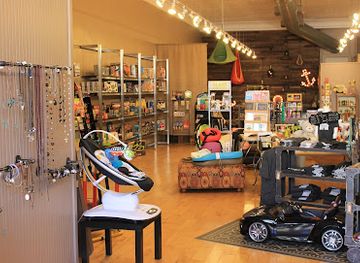 michigan/petoskey/shop/cheekade-meekade