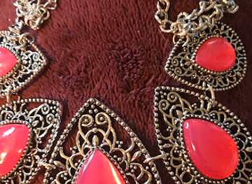 missouri/central-missouri/shop/the-hob-knob-bombshell-bling-shop