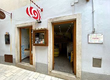 croatia/kvarner/shop/candy-cat