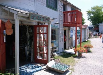 michigan/sleeping-bear-dunes-national-lakeshore/shop/leland-gal