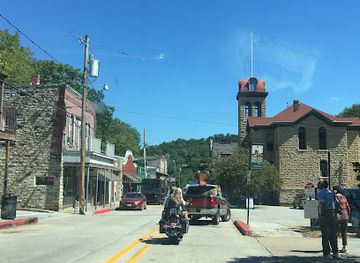 arkansas/eureka-springs/shop/mud-street-store