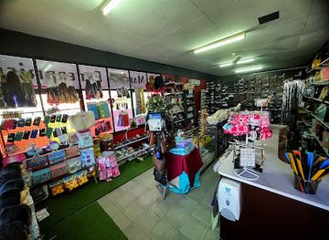 seychelles/bird-island/shop/maria-s-enterprise-mini-shop