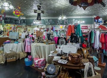 arkansas/little-rock/shop/all-thru-the-house