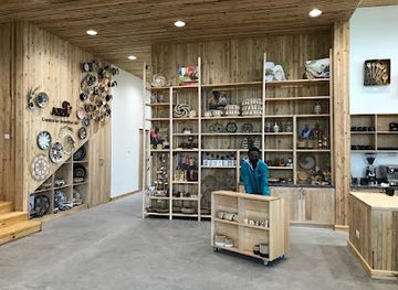 rwanda/karisimbi-volcano/shop/azizi-life-gorillas-gift-shop