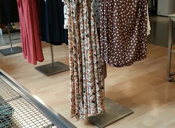 portugal/braganca/shop/mango