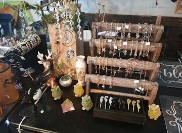 north-dakota/standing-rock-indian-reservation/shop/stones-on-the-pathway-jewelry-and-collectible-sales