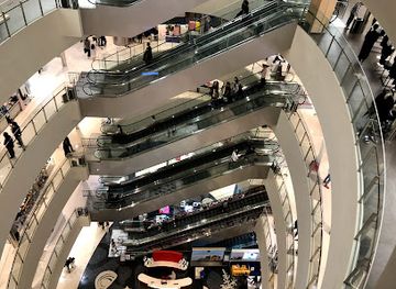 south-korea/busan-beaches/shop/lululemon