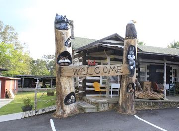 kentucky/land-between-the-lakes-national-recreation-area/shop/the-hitching-post-old-country-store