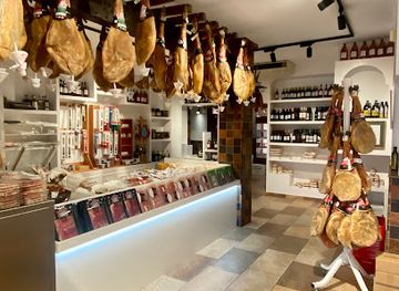 spain/sierra-nevada/shop/tienda-maruja-jamones-de-trevelez-y-productos-alpujarrenos