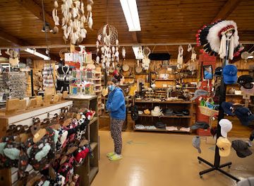 canada/northern-canada/shop/agawa-crafts-and-the-canadian-carver