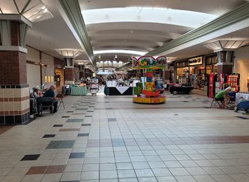 iowa/cedar-rapids/shop/lindale-mall