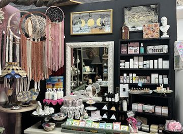 mississippi/natchez/shop/moon-and-magic