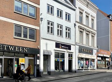 germany/lubeck/shop/between