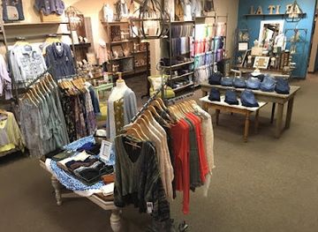ohio/youngstown/shop/la-ti-da-boutique