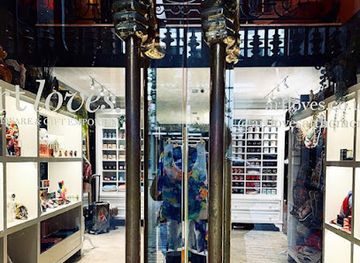 united-kingdom/belfast/queens-quarter/shop/art-loves-at-the-merchant