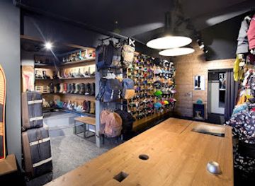 france/avoriaz/shop/burton-avoriaz-store