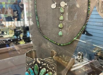north-dakota/maah-daah-hey-trail/shop/dacotah-territories-jewelry-and-gift-shop