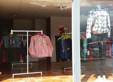 ecuador/papallacta-hot-springs/shop/blue-secret-store