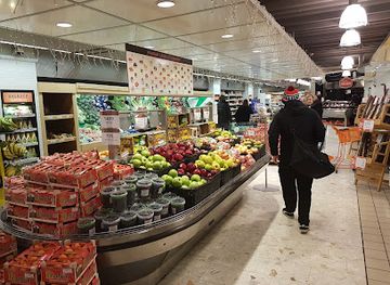 iceland/reykjavik/seltjarnarnes/shop/hagkaup